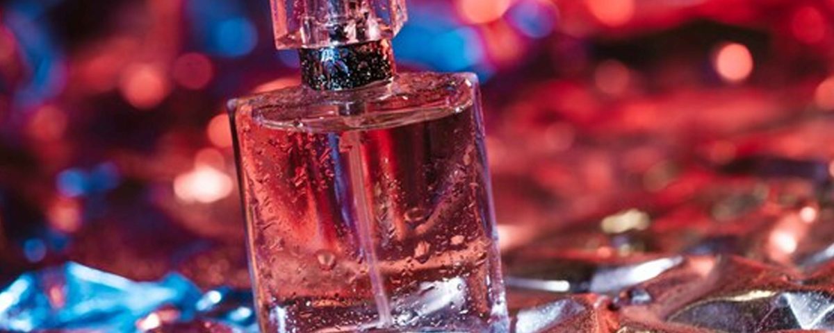 ۱۵ روش برای بیشتر کردن ماندگاری بوی عطر و ادکلن